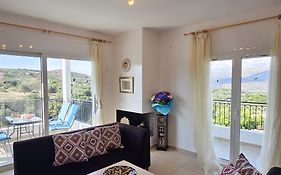 Lakithra Apartments